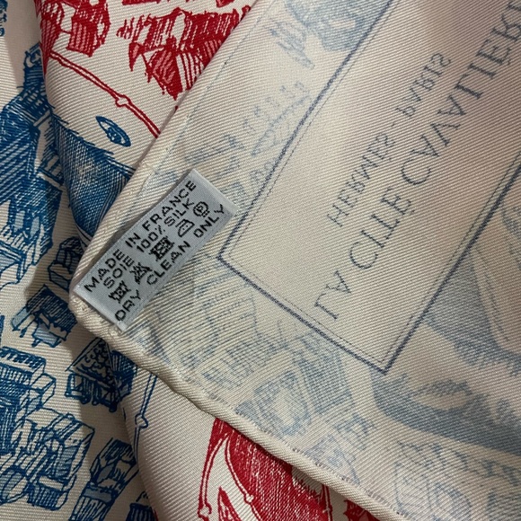 Hermès La Cite’ Cavalie’re Silk Scarf. - Picture 16 of 16